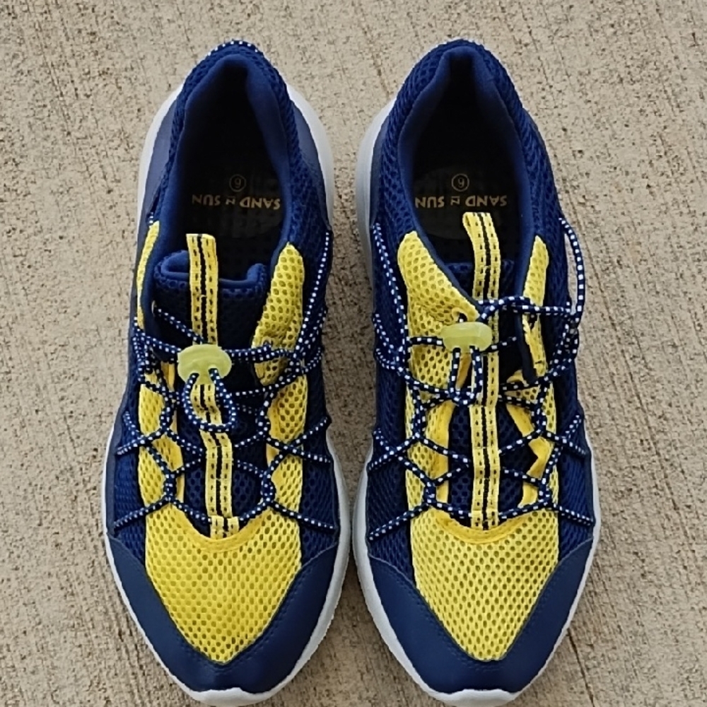 New Sand n Sun Water Shoes , Size 6